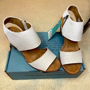 NWT Tom’s heeled sandal.